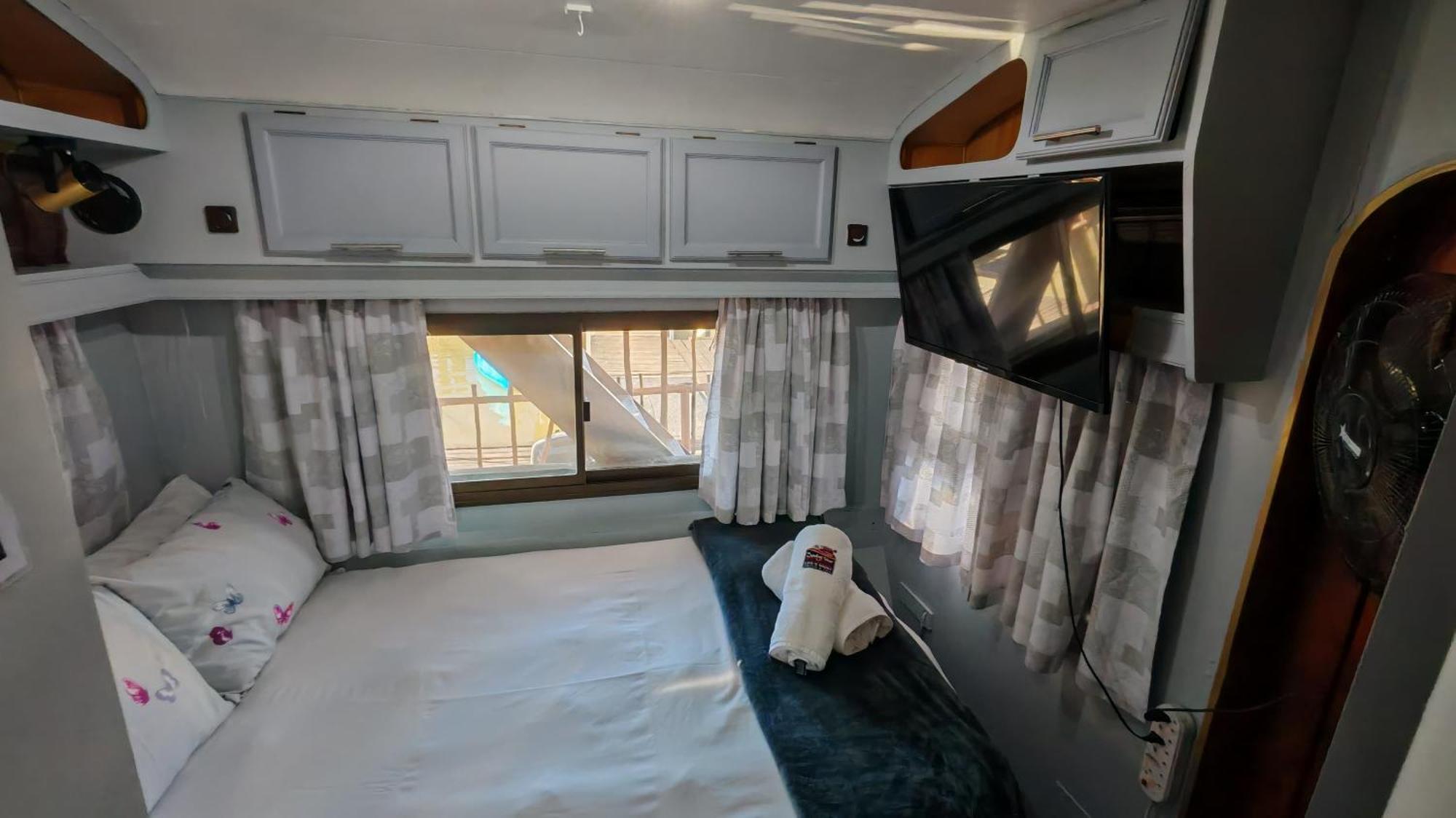 Maggie May House Boat - Colchester - 5Km From Elephant Park Экстерьер фото