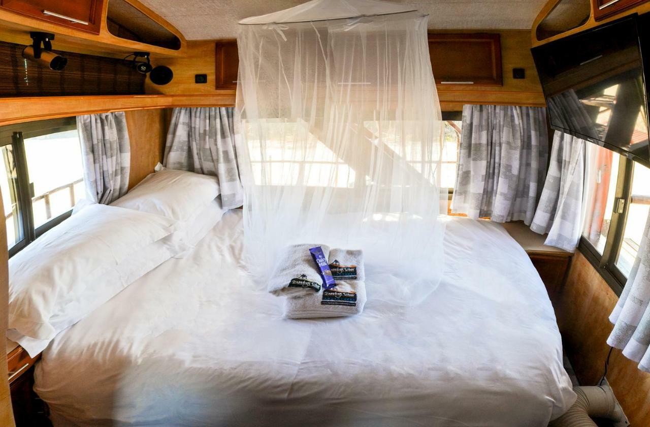 Maggie May House Boat - Colchester - 5Km From Elephant Park Экстерьер фото